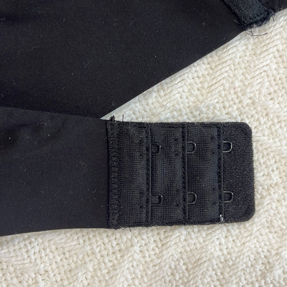 Wacoal Women's Wireless Black Intimate Bra
Sz 38B - Picture 7 of 8